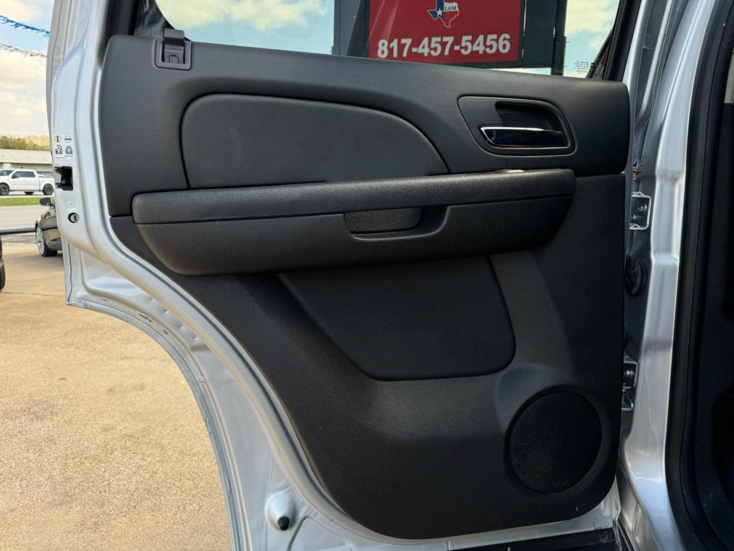 2014 SILVER CHEVROLET TAHOE (1GNSCAE05ER) , located at 5900 E. Lancaster Ave., Fort Worth, TX, 76112, (817) 457-5456, 0.000000, 0.000000 - Photo#10